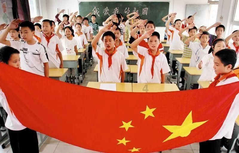 公司辞退十年以上的老员工怎么赔偿，被公司辞退？